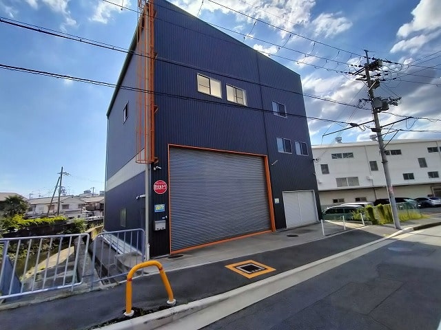 摂津市鳥飼野々事務所付工場1