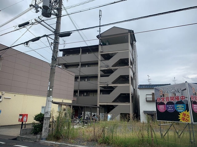 東大阪市下六万寺町倉庫・事務所1