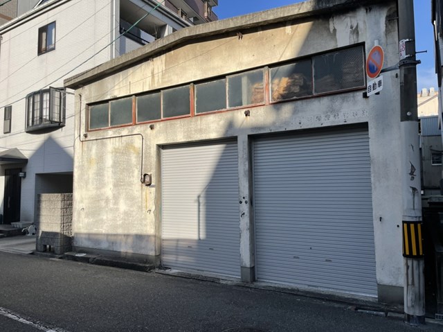 使いやすい平家建倉庫です。