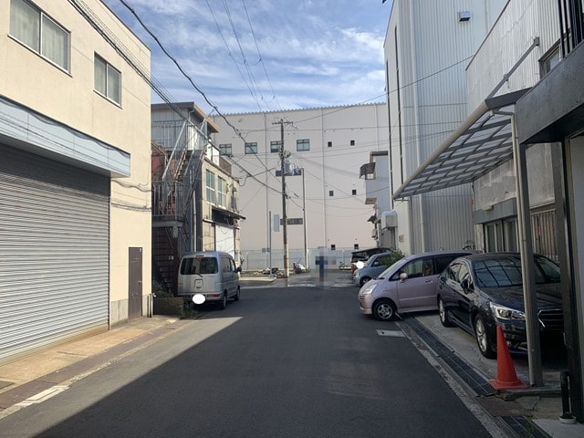 奥側は行き止まりです。