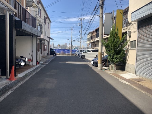 ギリギリ2ｔ車の通行が可能です。