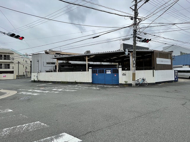 中型トラックで搬入可能です。