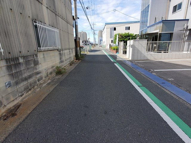 前面道路になります。