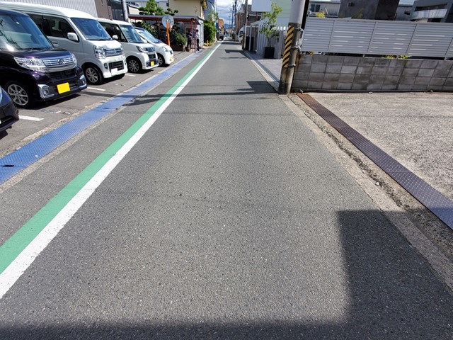 大型車は使用不可です。