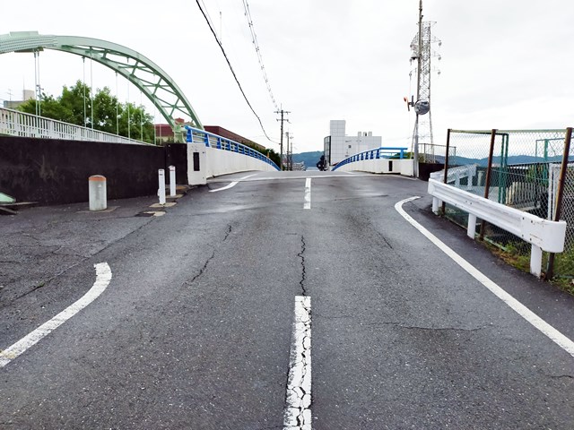 前面道路になります。