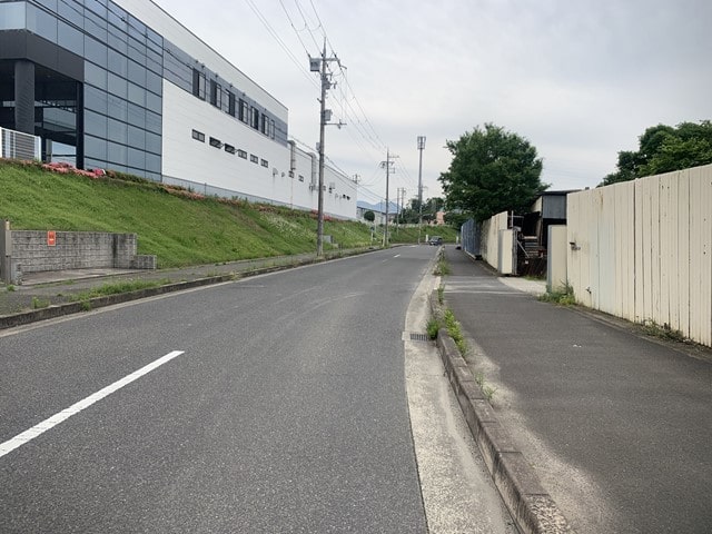 近隣に民家はありません。