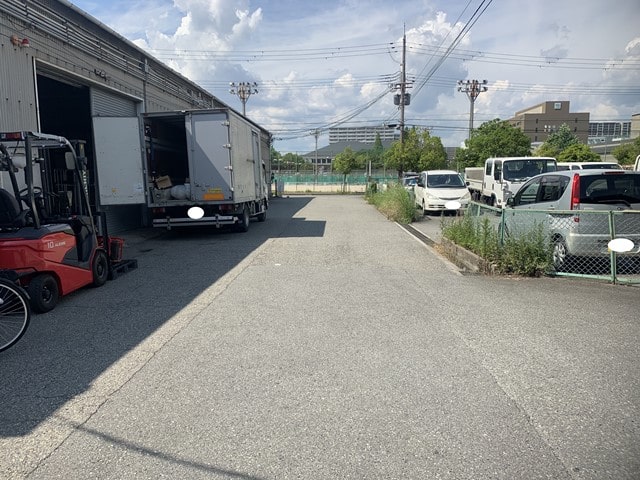 トイレと前通路は共有になります。