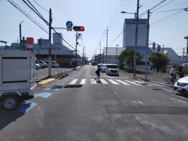 前面道路になります。