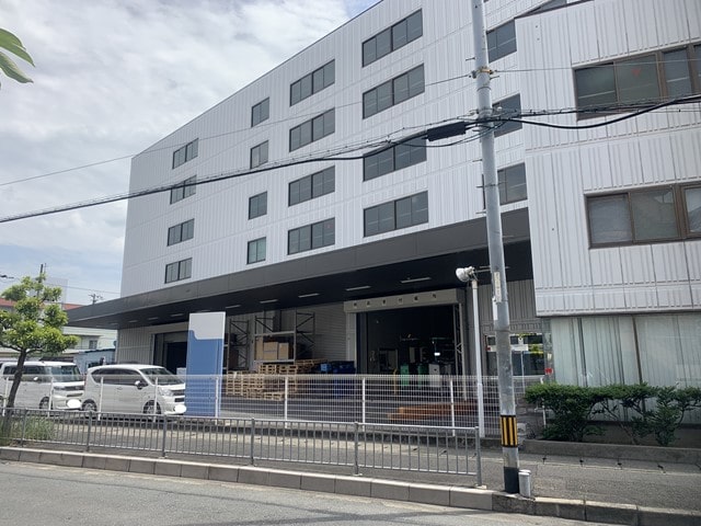 電動シャッター2基あります。