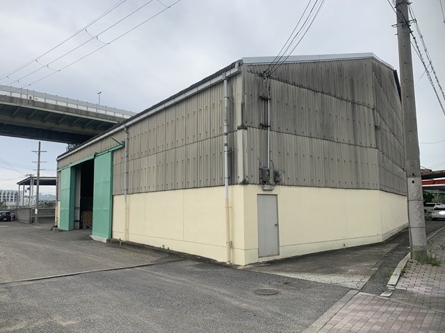 前面通路は共有です。