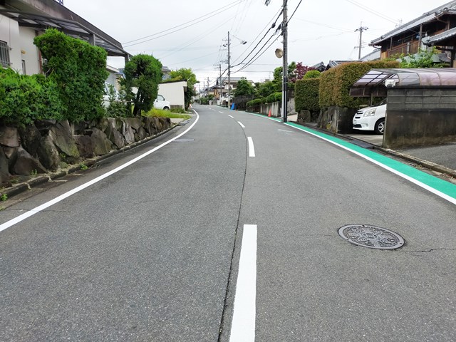 ホームセンターが近くにあります。