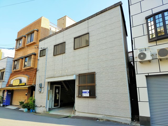 大阪メトロ長堀鶴見緑地線【ドーム前千代崎】駅から徒歩5分です。