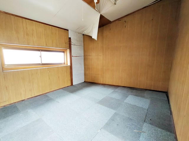 奥にも部屋があります。