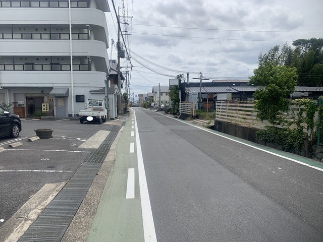 こちら方面方の大型車通行は可能です。