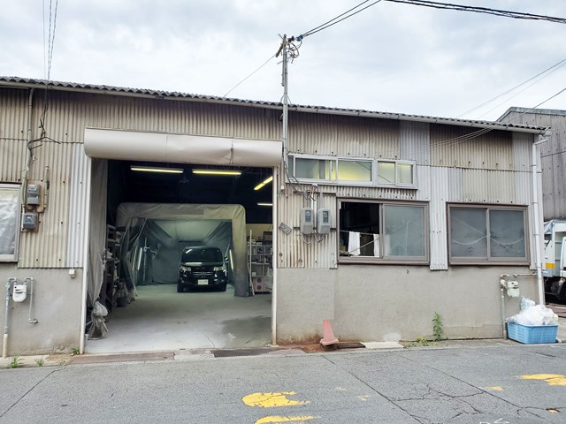 使いやすい平家建の物件です。