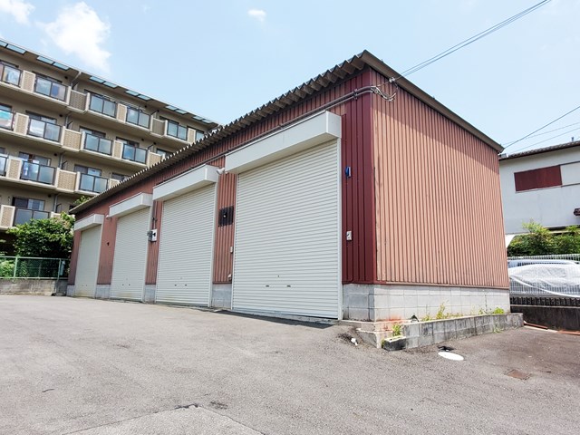 使いやすい平家建倉庫です。