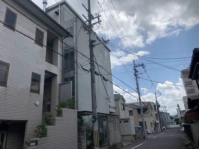 縦長の工場になります。