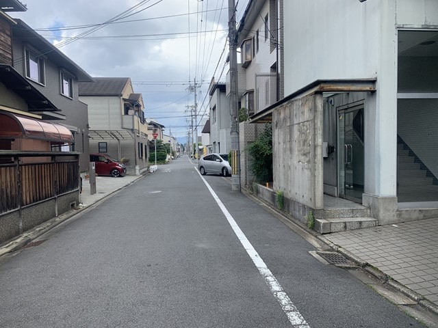 一方通行道路になります。
