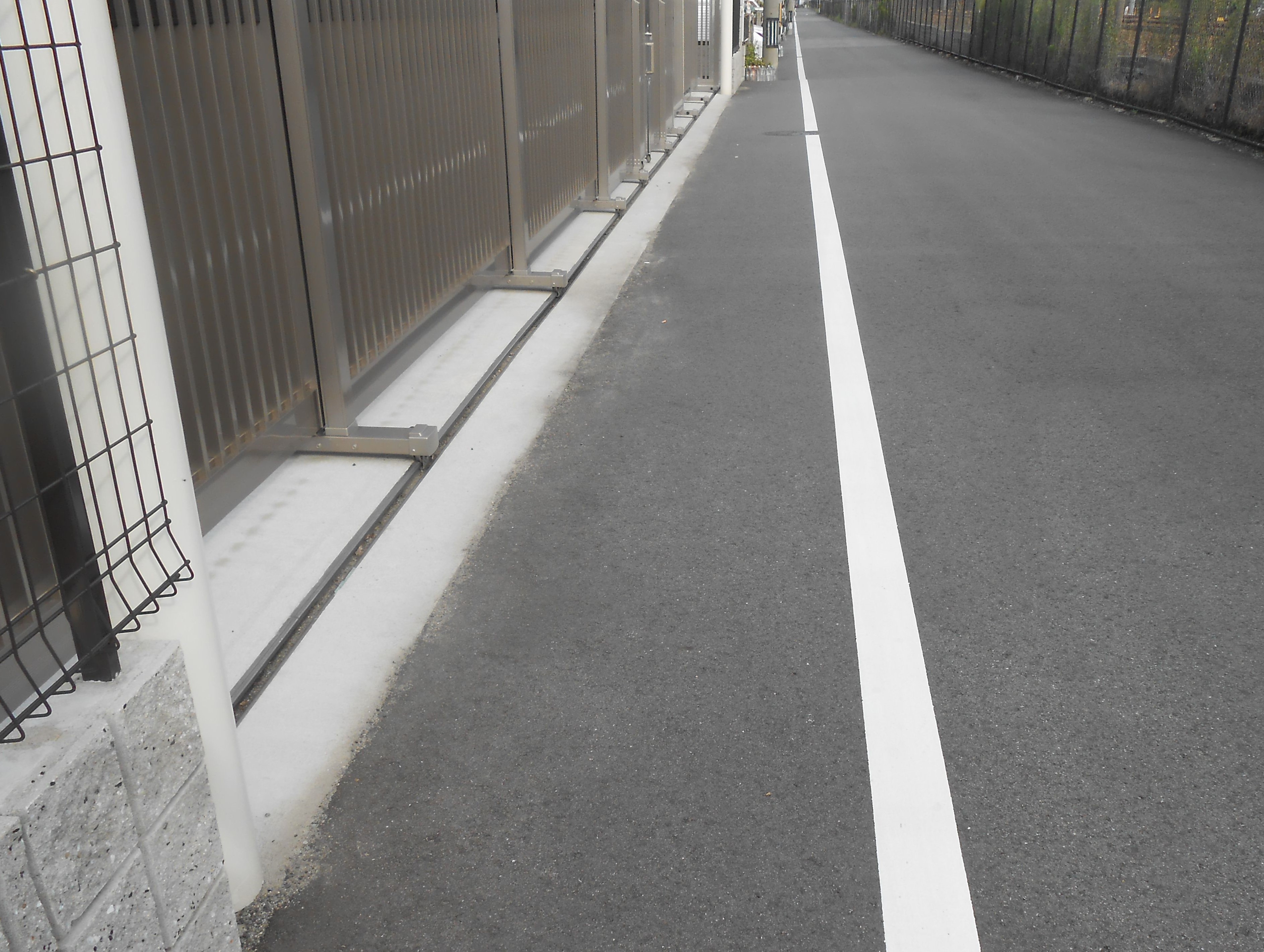最寄駅より徒歩10〜15分です。