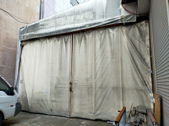 テントの部分は荷捌き場や駐車スペースにもご活用頂けます。