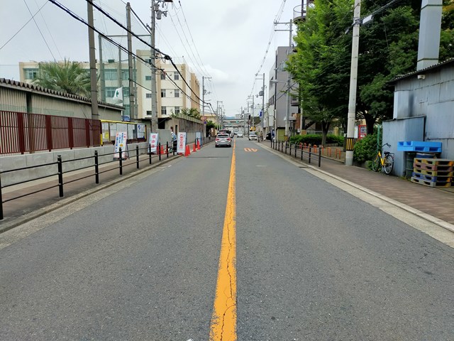 前面道路になります。