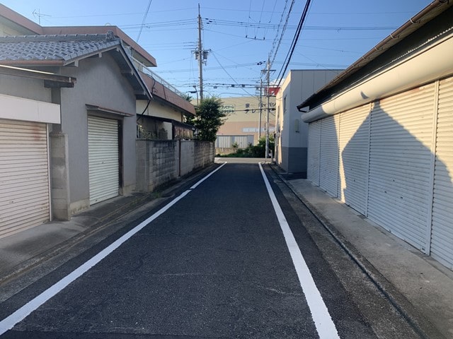 一方通行道路になります。