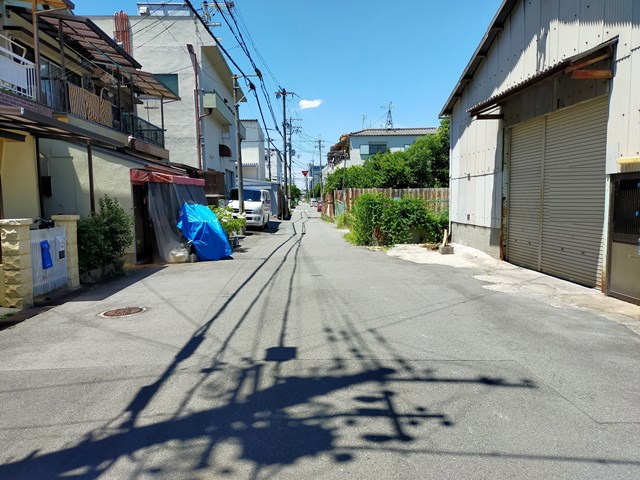 JRおおさか東線【衣摺加美北】駅から徒歩８分です。