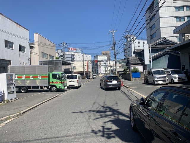 一方通行道路になります。