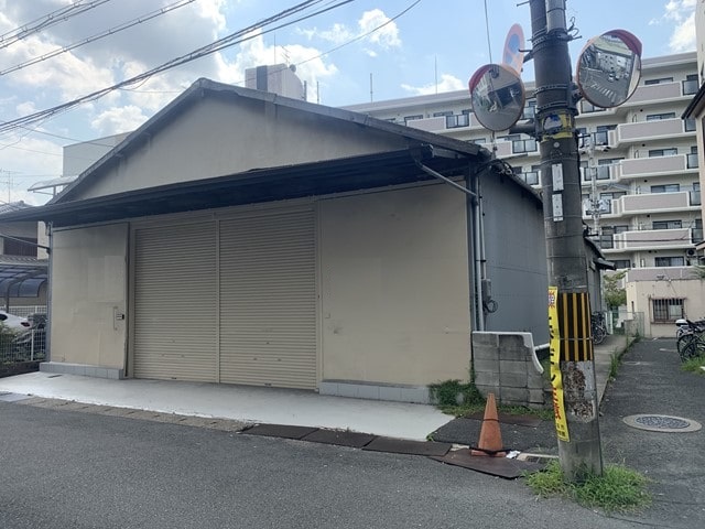 吉田駅から徒歩2分です。
