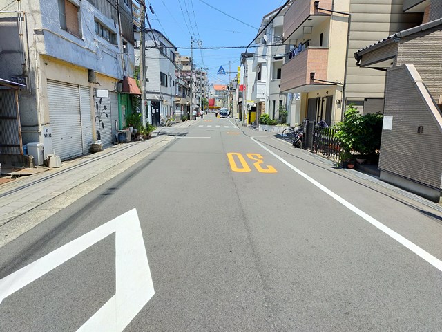 前面道路になります。