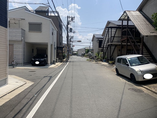 前面道路は大型車規制はありません。
