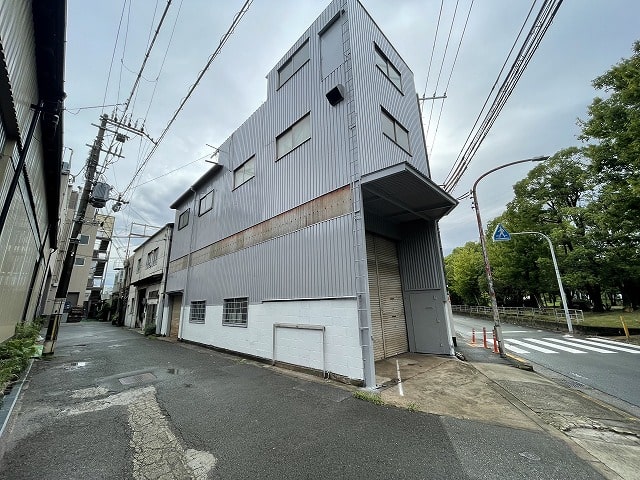事務所も付いていて、すぐに営業可能です。