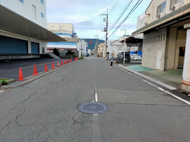 幹線道路まですぐに出れます。