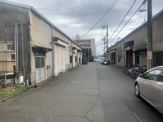 近隣にコンビニエンスストアがあります。