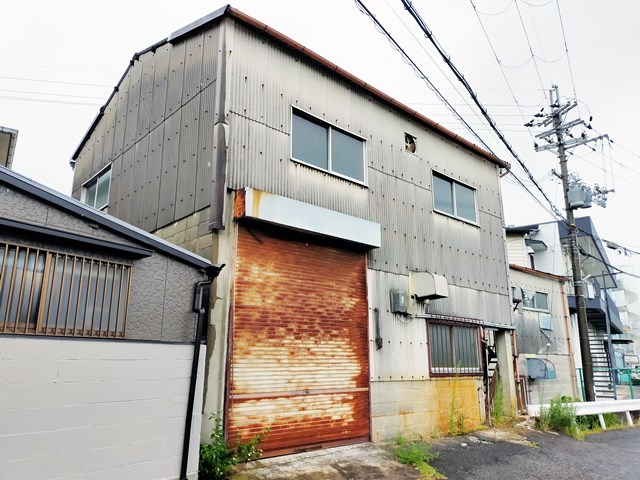 南海本線【井原里駅】まで徒歩９分です。