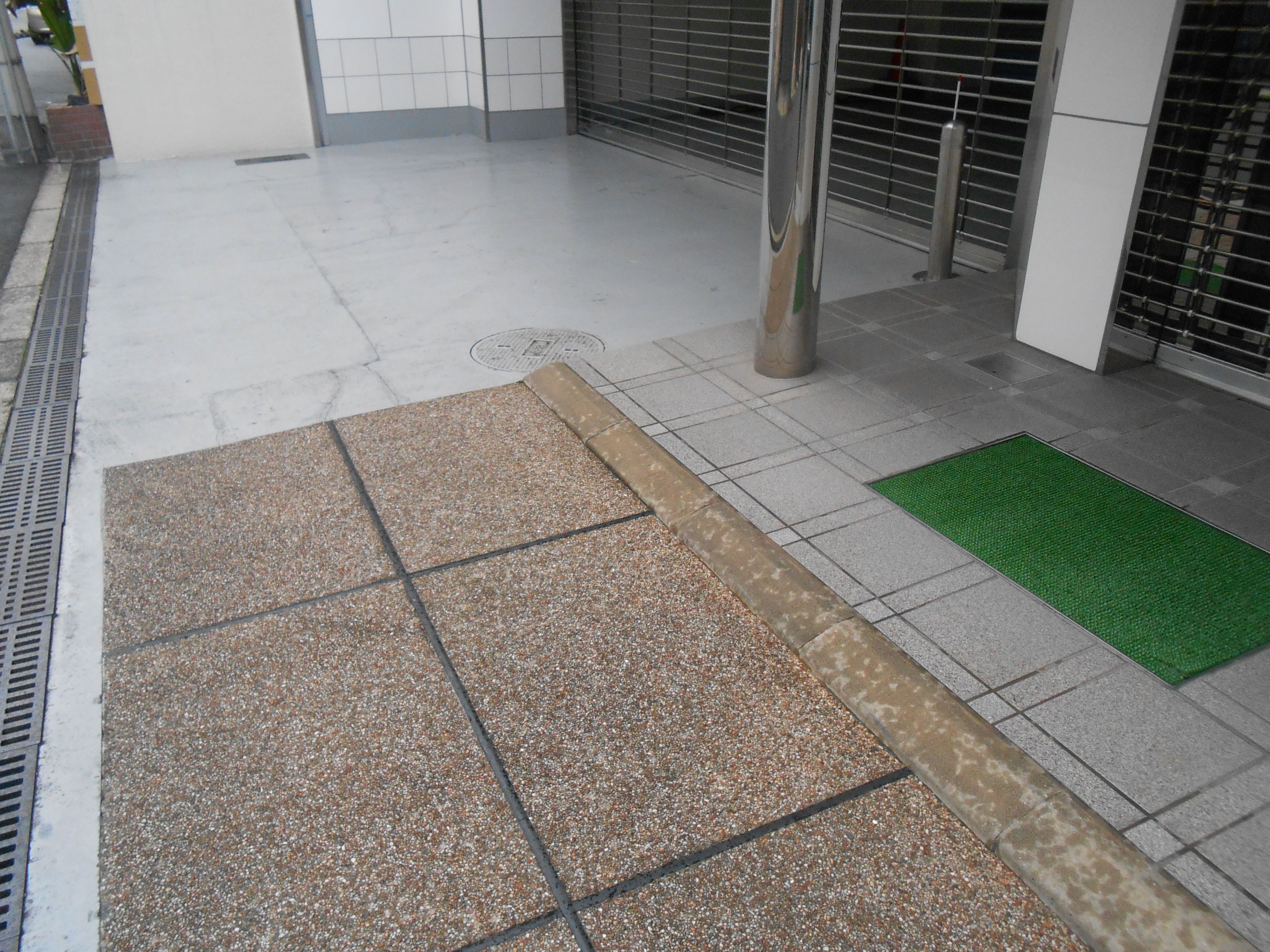 心斎橋駅より徒歩9分です。