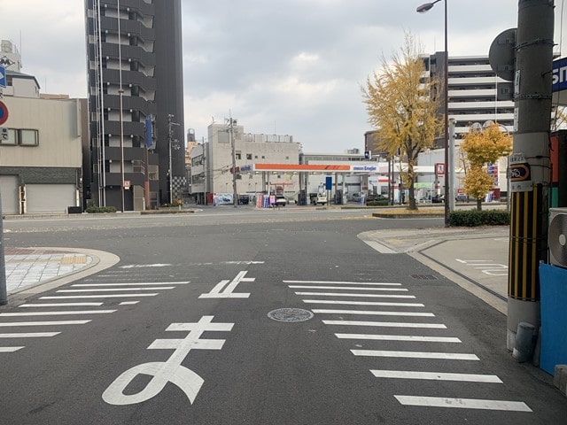 幹線道路に出れます。