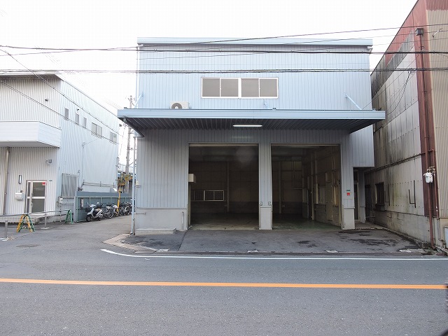 前面に空地あり