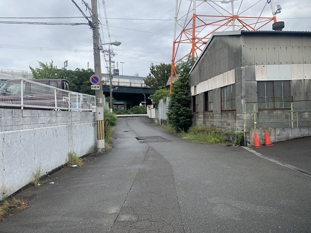 前面道路は3ｔ車規制あります。