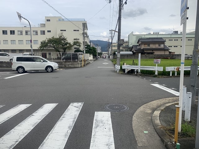 近隣にスーパーやホームセンターがあります。