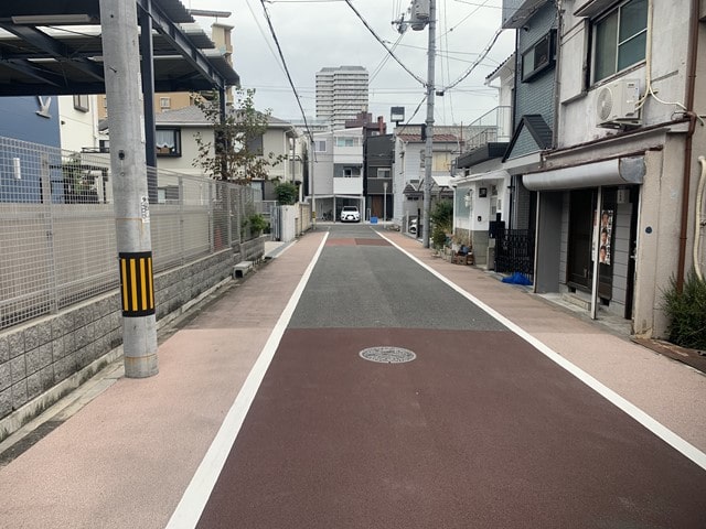 一方通行道路になります。