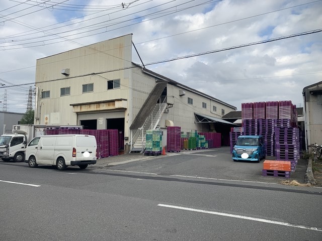 L型の倉庫になります。