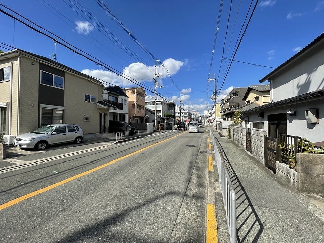 池田駅から徒歩８分になります。