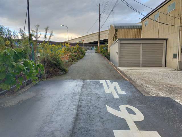 川を渡れば尼崎市になります。