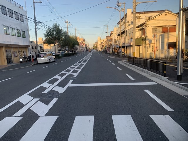 幹線道路沿いになります。