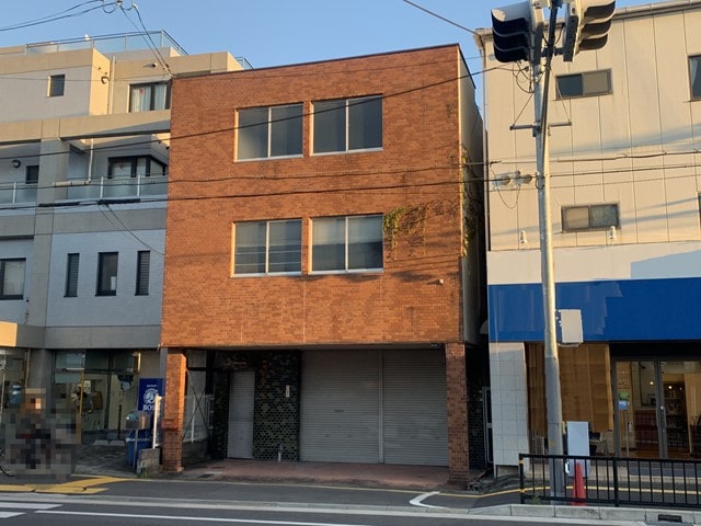 吹田駅から徒歩8分の駅チカです。