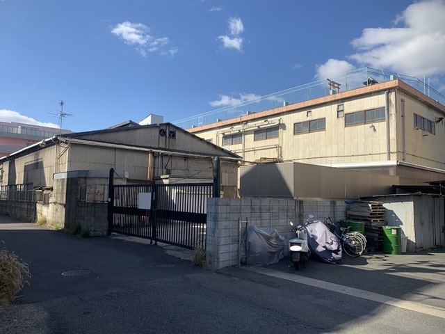 BCD棟側の搬入搬出用出入口があります。