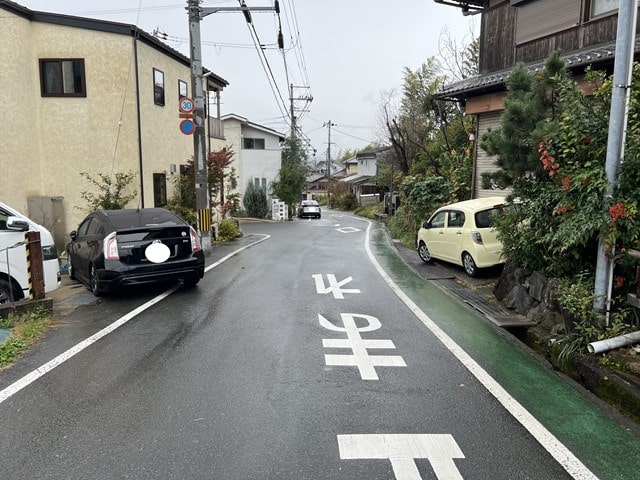 近隣に民家があります。
