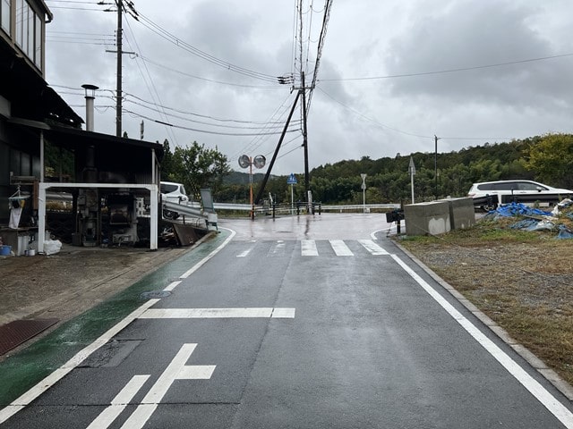 2ｔ車の通行がギリギリです。