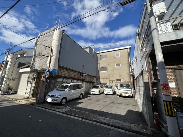 T字型の建物になります。